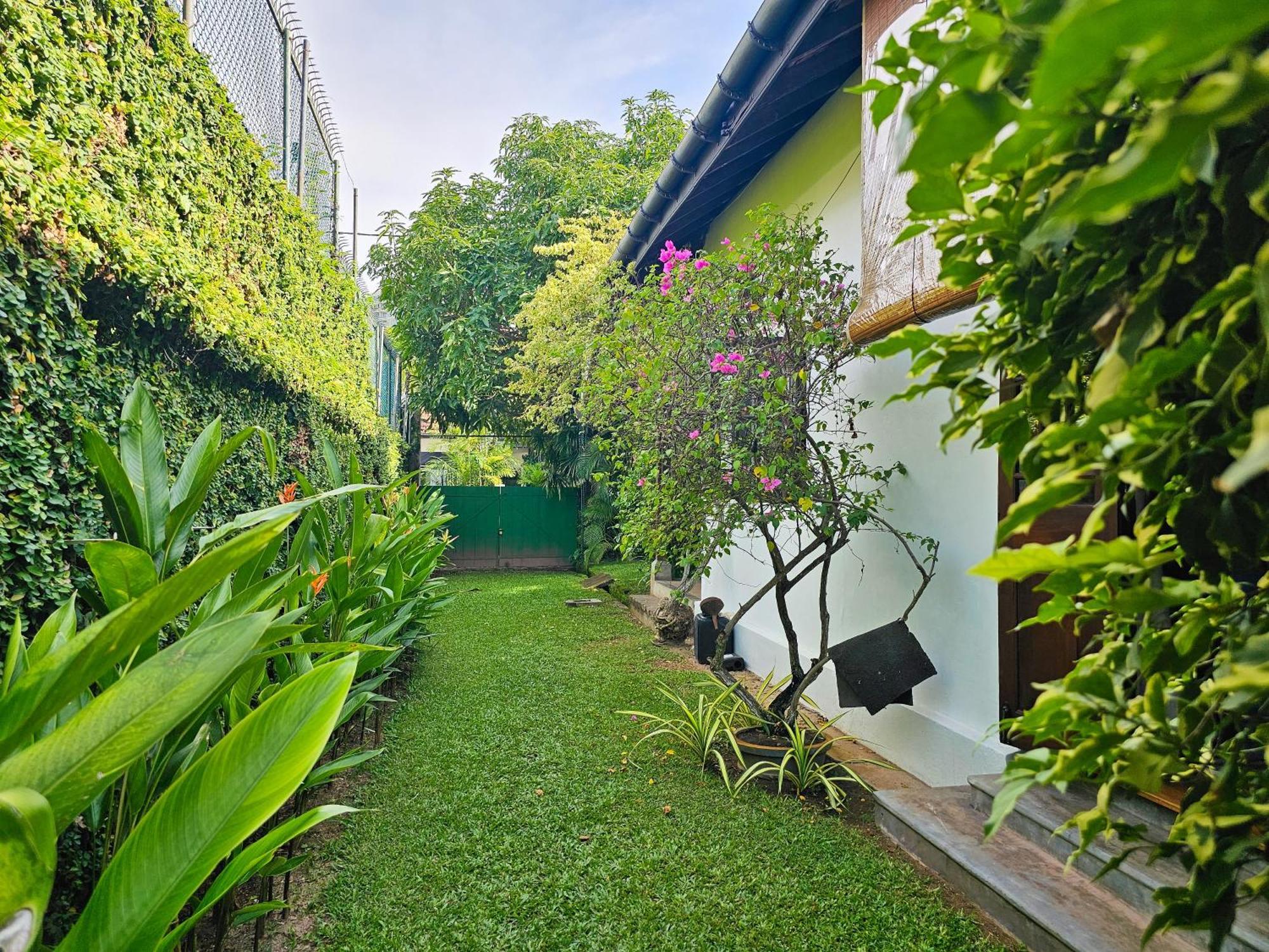 Havelock Place Bungalow Коломбо Экстерьер фото